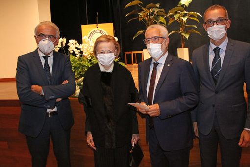 Alba, Maria Franca Ferrero e il presidente Salomone hanno premiato gli anziani del gruppo (FOTO)