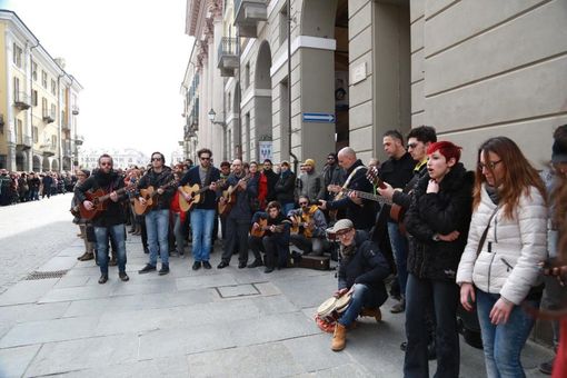 Blandini: "Ho pagato di tasca mia per 'Spontaneamente musica', ma la SIAE si dissocia dall'evento" Blandini: "Ho pagato di tasca mia per 'Spontaneamente musica', ma la SIAE si dissocia dall'evento"