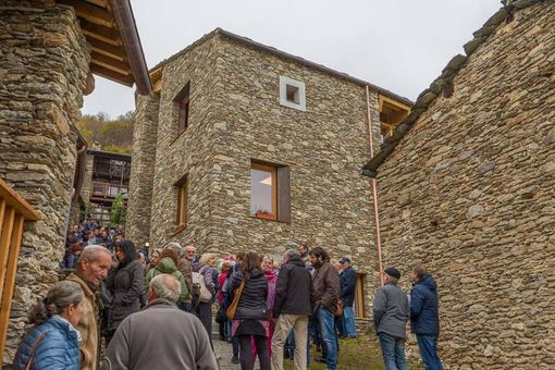 L'inaugurazione, avvenuta nei giorni scorsi, della prima parte del Centro Benessere di Ostana L'inaugurazione, avvenuta nei giorni scorsi, della prima parte del Centro Benessere di Ostana