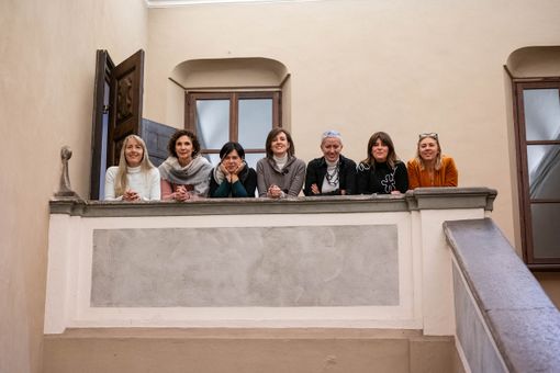 Le Sovversive 2024: Cinzia Aimone, Ivana Casale, Barbara Imbimbo, Maurizia Mana, Laura Mancardo e Federica Pescarmona con Anna Chiara Busso Le Sovversive 2024: Cinzia Aimone, Ivana Casale, Barbara Imbimbo, Maurizia Mana, Laura Mancardo e Federica Pescarmona con Anna Chiara Busso