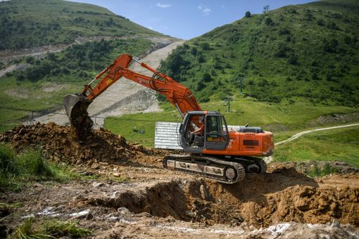 Prato Nevoso, il sogno si avvera: al via i lavori per la nuova telecabina griffata Porsche (FOTO) Prato Nevoso, il sogno si avvera: al via i lavori per la nuova telecabina griffata Porsche (FOTO)