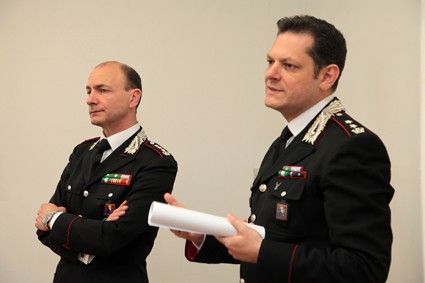 Il tenente colonnello Mario Simeoni insieme con il comandante provinciale, colonnello Francesco Laurenti