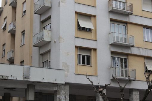 Uno dei palazzi fatiscenti di corso Giolitti Uno dei palazzi fatiscenti di corso Giolitti