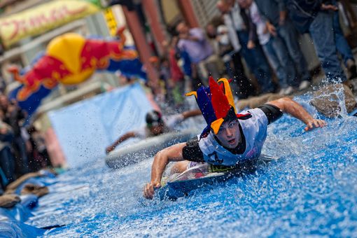 Red Bull Ormea Inonda: un’onda d’acqua e di divertimento Red Bull Ormea Inonda: un’onda d’acqua e di divertimento