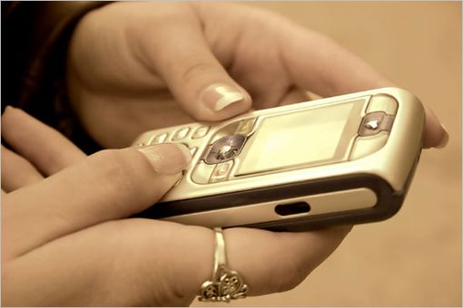 Donazioni via sms: vera solidarietà o un'altra brutta storia di truffa all'italiana? Donazioni via sms: vera solidarietà o un'altra brutta storia di truffa all'italiana?