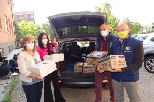 Il Lions Club Bra Host ha donato materiale scolastico agli Istituti Comprensivi Bra 1 e Bra 2