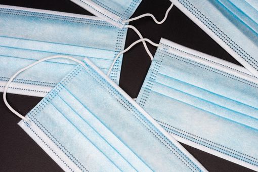 Misure anti Coronavirus: sempre più diffusa la doppia mascherina