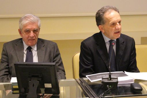 "Attacco al debito pubblico": convegno a Roma con il senatore Marco Perosino (VIDEO) "Attacco al debito pubblico": convegno a Roma con il senatore Marco Perosino (VIDEO)