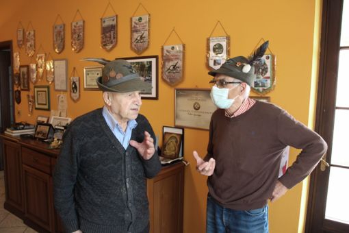 Il gruppo Ana di San Rocco Castagnaretta in visita al reduce di Russia Giuseppe Falco