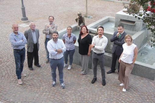 Paolo Bongiovanni con i componenti della lista "Insieme si può" Paolo Bongiovanni con i componenti della lista "Insieme si può"