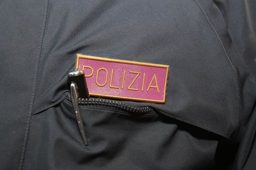 Cuneo, gli agenti della Polizia di Stato "armati" di "spy pen"