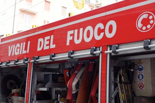 Incendio boschivo tra Prunetto e Monesiglio: vigili del fuoco e Aib sul posto