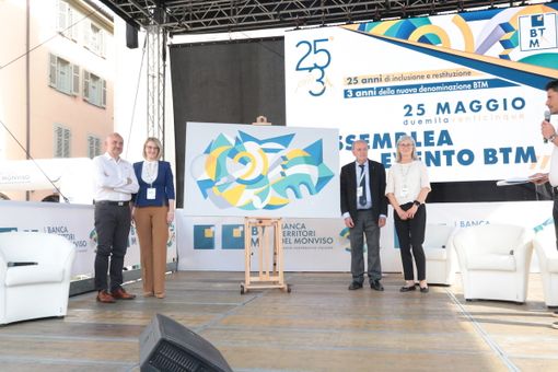 Un'opera per raccontare i 25 anni: BTM si fa arte [VIDEO]