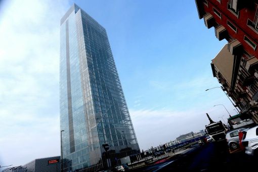 La Regione paga 3 milioni per chiudere il contenzioso sul grattacielo La Regione paga 3 milioni per chiudere il contenzioso sul grattacielo