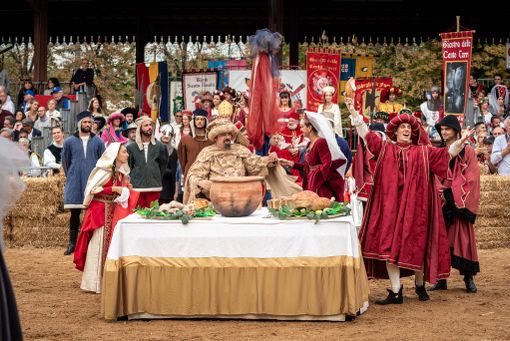 Il musical proposto dal Borgo di Santa Barbara in occasione dell'edizione 2018 della Fiera del Tartufo (FOTO: Stefano Carniccio e Cristian Negro)