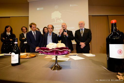 Le immagini della 17esima asta Le immagini della 17esima asta