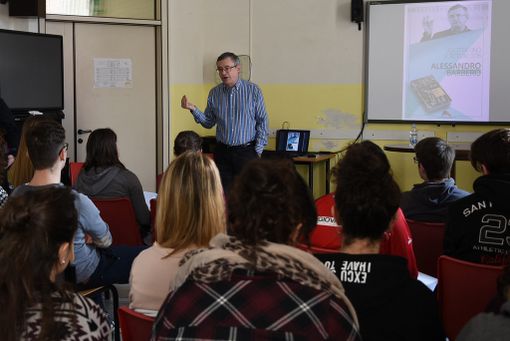 Savigliano: l'istituto "Cravetta" adotta, per il Salone del Libro, lo scrittore Alessandro Barbero Savigliano: l'istituto "Cravetta" adotta, per il Salone del Libro, lo scrittore Alessandro Barbero