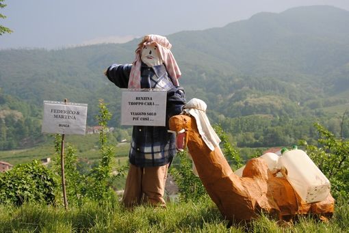 Torna la “Festa degli Spaventapasseri” a Castellar di Saluzzo