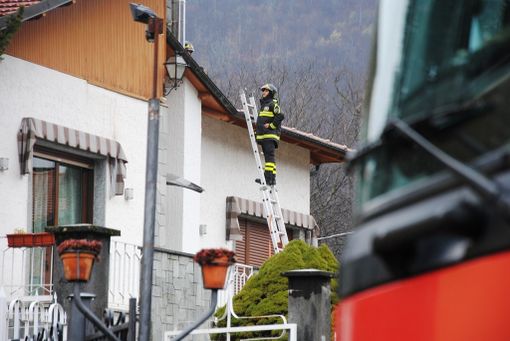 A fuoco una canna fumaria di un villetta di Paesana: sul posto i pompieri di Saluzzo e Barge