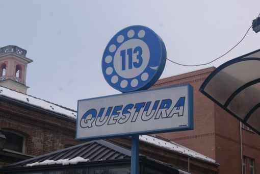 Polizia controlla tre stranieri in corso Nizza: uno di loro risultava espulso dall'Italia nel 2015, arrestato