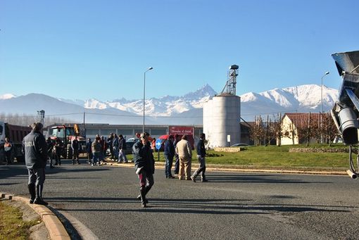 Immagini della protesta (copyright targatocn)