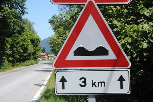 Per la strada di Pratoguglielmo promesse non mantenute. E ci ha rimesso l'auto