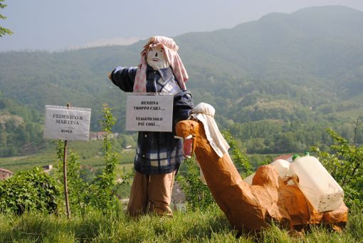 Ultimi quattro giorni per farsi "rapire" dagli oltre 200 spaventapasseri di Castellar