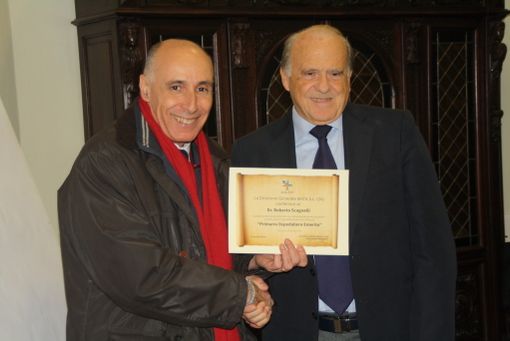 L'ortopedico Scagnelli riceve un riconoscimento formale per il titolo di Primario Ospedaliero Emerito