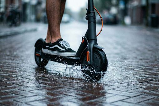 Targhino per i monopattini elettrici: dal 16 maggio scatta l'obbligo
