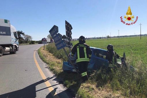 Incidente tra due macchine e un mezzo della nettezza urbana sulla SP 662: muore un automobilista