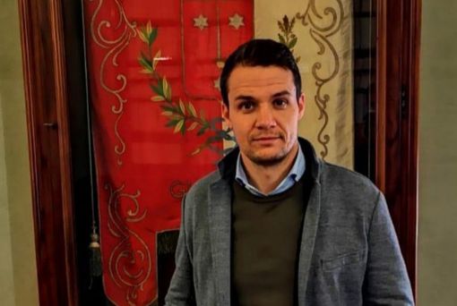 Il sindaco guarenese Simone Manzone Il sindaco guarenese Simone Manzone