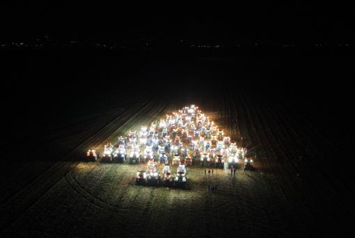 A Bra 88 trattori compongono l’Agri-Pino notturno di Bandito [FOTO E VIDEO]