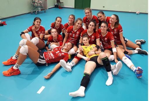 Le ragazze della Serie B2 dopo il test congiunto con Serteco e Lunezia