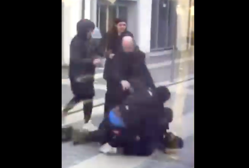 Un momento dell'aggressione verificatasi alla stazione ferroviaria di Bra lo scorso 15 gennaio Un momento dell'aggressione verificatasi alla stazione ferroviaria di Bra lo scorso 15 gennaio