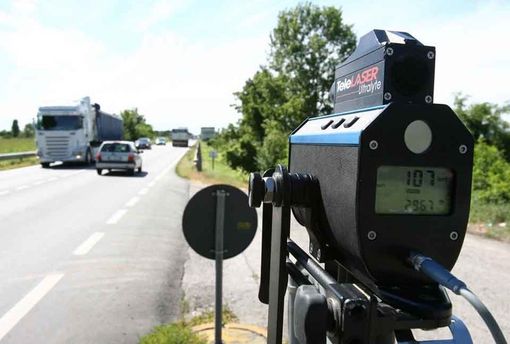 Sfreccia a 220 chilometri orari sull'autostrada: pinzato dal velox a Mondovì Sfreccia a 220 chilometri orari sull'autostrada: pinzato dal velox a Mondovì