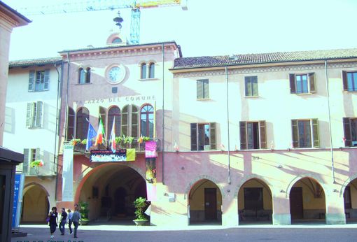 Il municipio di Alba