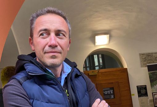 Danni di ignoti a un guardrail in frazione Borgo di Crissolo: il comune ricorre a un legale