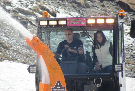 Gianna Gancia su una fresa in azione al Colle dell'Agnello