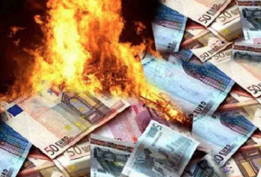 Condannato il "falso broker" di Vercelli: tra le sue vittime anche una donna cuneese truffata per quasi un milione di euro Condannato il "falso broker" di Vercelli: tra le sue vittime anche una donna cuneese truffata per quasi un milione di euro