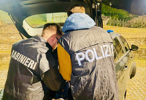 Il controllo è stato condotto congiuntamente da Polizia e Carabinieri Forestali Il controllo è stato condotto congiuntamente da Polizia e Carabinieri Forestali