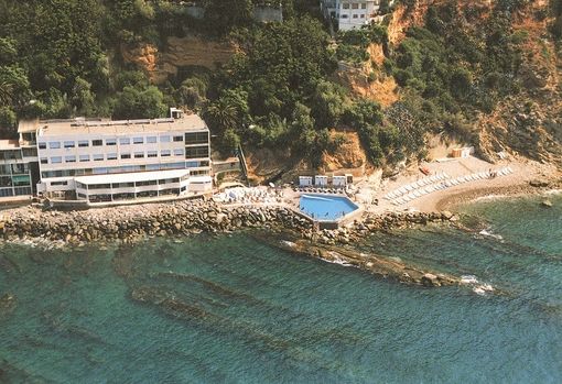 Sole, relax e mare all'Hotel 'La Perla del capo' a Ospedaletti