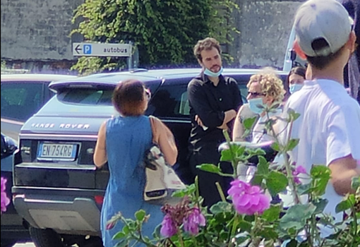 L'attore e comico Andrea Pisani del duo PanPers in visita a Manta