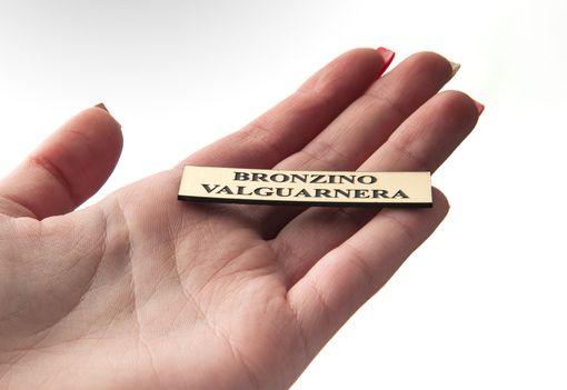 Dalle targhette personalizzate agli espositori pubblicitari: InventivaShop, creazione e acquisto online dei prodotti