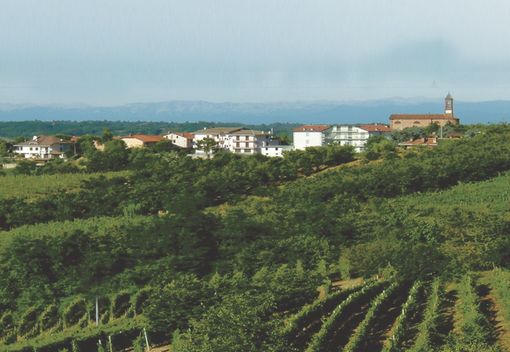 Una veduta della frazione montatese