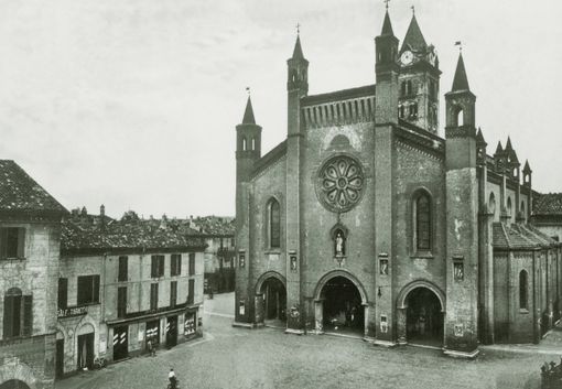 I fratelli Franco (a sinistra) e Carlo Miroglio, insieme al commendatore Giuseppe I fratelli Franco (a sinistra) e Carlo Miroglio, insieme al commendatore Giuseppe