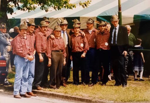 Gli Alpini di Guarene festeggiano i 40 anni di fondazione del gruppo