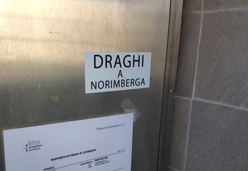 "Draghi a Norimberga", vergognosa scritta a Farigliano contro il presidente del Consiglio