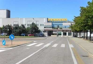 L'ingresso degli stabilimenti Ferrero di Alba, dove probabilemnet sarà allestita la camera ardente. (Foto tratta da albalanghe.blogspot.com)