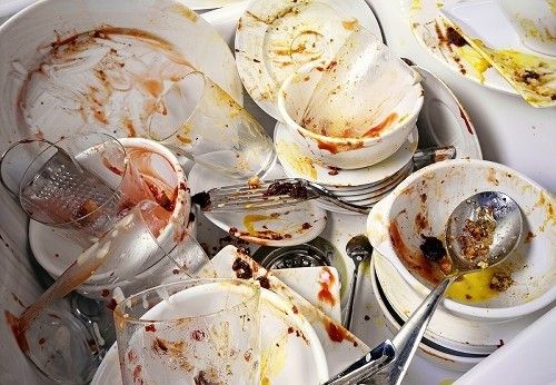 Perché non va la giunta della Comunità Montana Alta Langa a lavare i piatti nelle feste dei paesi?