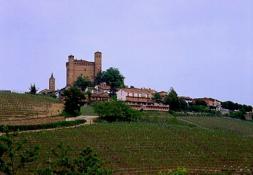 Il Castello di Serralunga d'Alba riapre le porte da sabato 23 marzo